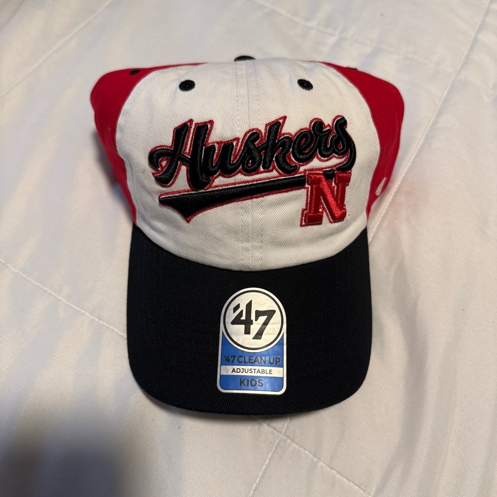 New Nebraska Huskers Kids adjustable hat, Red and Black,‎ 47 brand